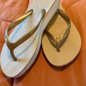 Havaianas Women's Sandals with Gold Straps and Cream Soles